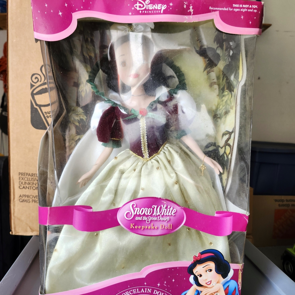 Disney Snow White Keepsake Doll - White and Burgundy